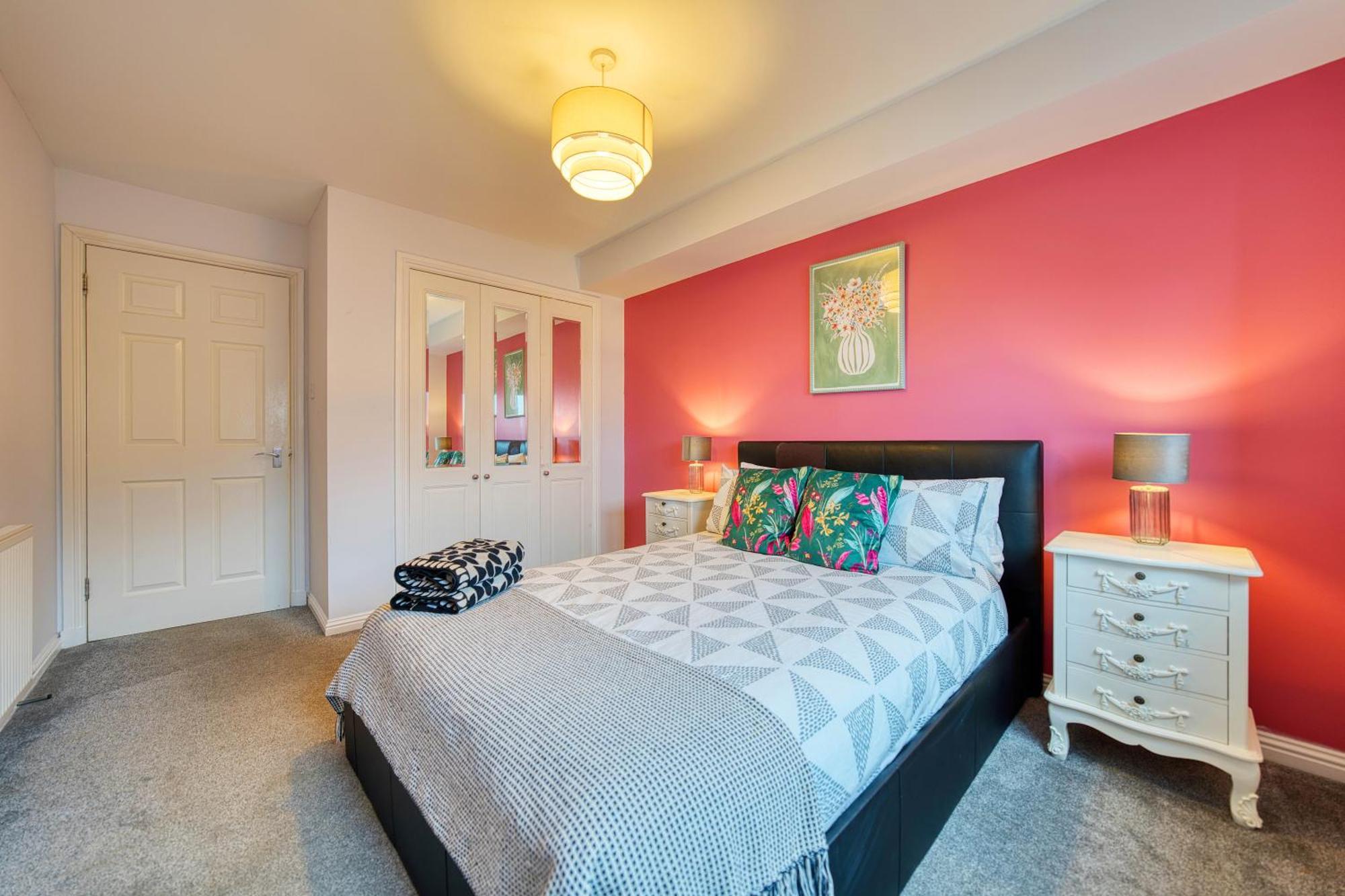 Modern 2 Bed Flat With Free Parking Apartment Glasgow Exterior photo