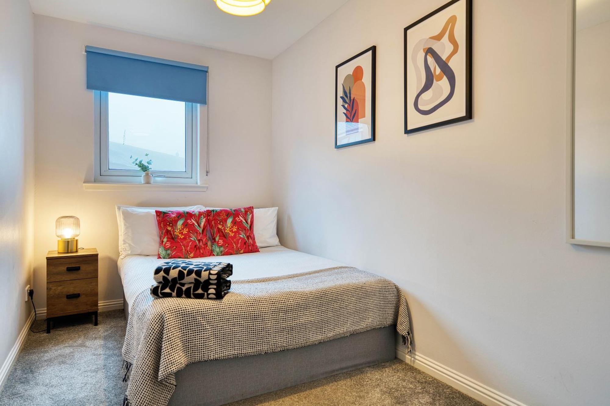 Modern 2 Bed Flat With Free Parking Apartment Glasgow Exterior photo